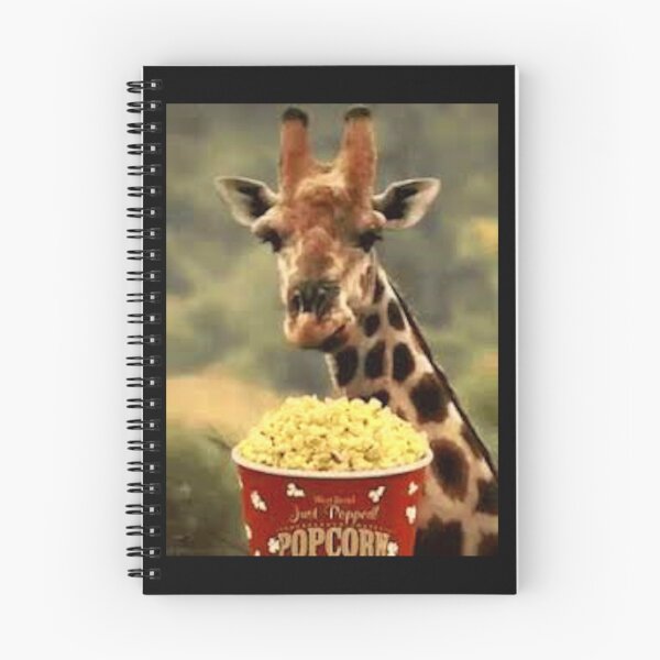 Artikelvorschau, Giraffe und Popcorn - Popcorn-Meme - Perfekt für Filmliebhaber und Snack-Enthusiasten entworfen und verkauft von Earth Nature Creations.