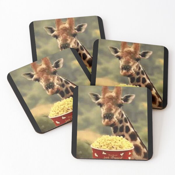 Artikelvorschau, Giraffe und Popcorn - Popcorn-Meme - Perfekt für Filmliebhaber und Snack-Enthusiasten entworfen und verkauft von Earth Nature Creations.