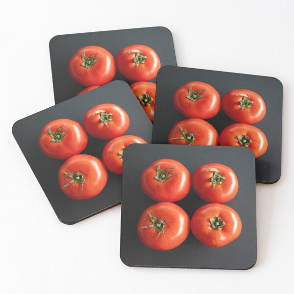 Artikelvorschau, 4 rote Tomaten auf schwarzem Hintergrund entworfen und verkauft von Luka Šper.