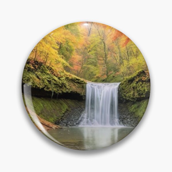 Artikelvorschau, Ruhiger Wasserfall im üppigen Herbstwald-Landschaftsdesign entworfen und verkauft von rajasekhark.