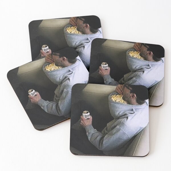 Artikelvorschau, Lustiges Popcorn essen - Popcorn-Meme - Perfekt für Filmliebhaber und Snack-Enthusiasten entworfen und verkauft von Earth Nature Creations.