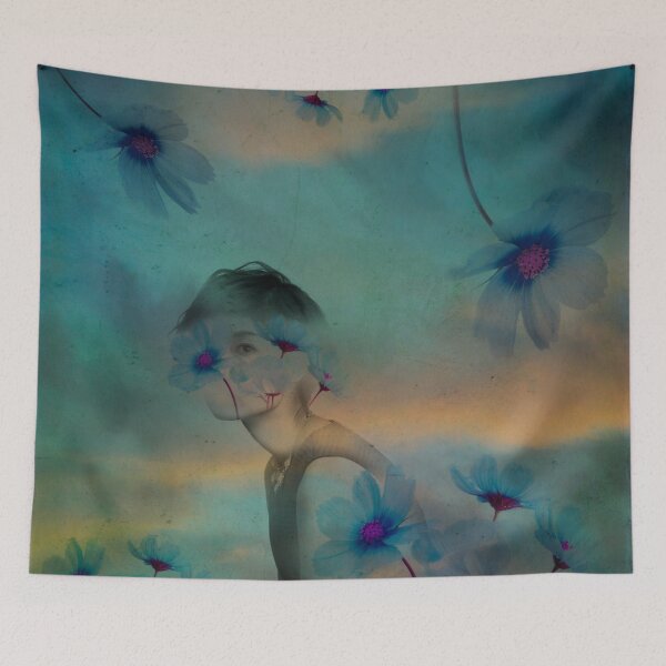 Artikelvorschau, Woman hidden in a world of flowers entworfen und verkauft von VictoriaHerrera.