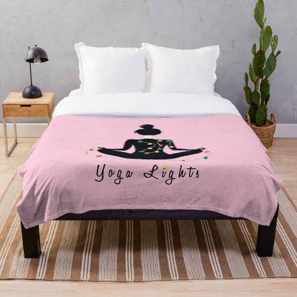 Aperçu de l'œuvre Fille de yoga de Noël créée et vendue par HappyCanva.