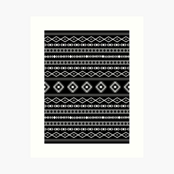 Aperçu de l'œuvre Motif mixte aztèque gris blanc noir créée et vendue par NataliePaskell.