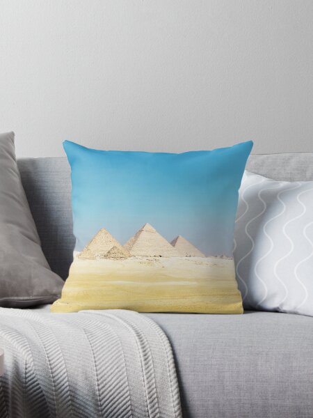 Artikel-Vorschau von Pyramiden von Gizeh unter blauem Himmel, designt und verkauft von GuyBlank.