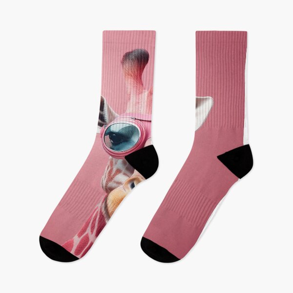 Artikelvorschau, Niedliche rosa Giraffe mit Schutzbrille Kunst | Lustiges Tier entworfen und verkauft von Terradesignsbyk.
