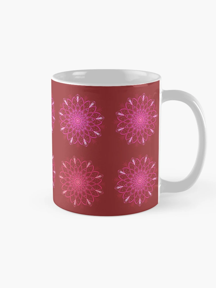 Aperçu 3 sur 6. Mug à café avec l'œuvre Mandala Rustique - En ligne / Rouges créée et vendue par Studio Variatio.