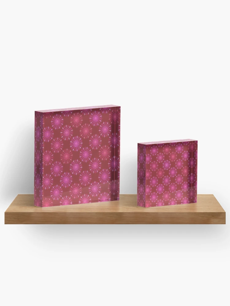 Aperçu 3 sur 5. Bloc acrylique avec l'œuvre Mandala Rustique - En angle / Rouges créée et vendue par Studio Variatio.