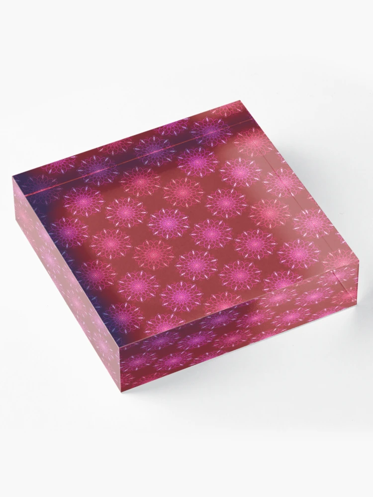 Aperçu 4 sur 5. Bloc acrylique avec l'œuvre Mandala Rustique - En angle / Rouges créée et vendue par Studio Variatio.