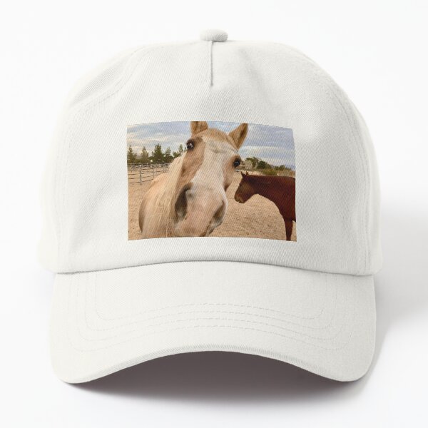 Aperçu de l'œuvre Un drôle de cheval Palomino au ranch éclipse un Quarter Horse créée et vendue par Yogibear0009.