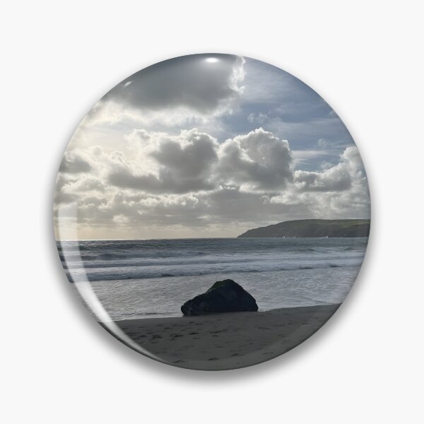 Aperçu de l'œuvre Le gros rocher noir de la plage créée et vendue par OuttaZeBox.