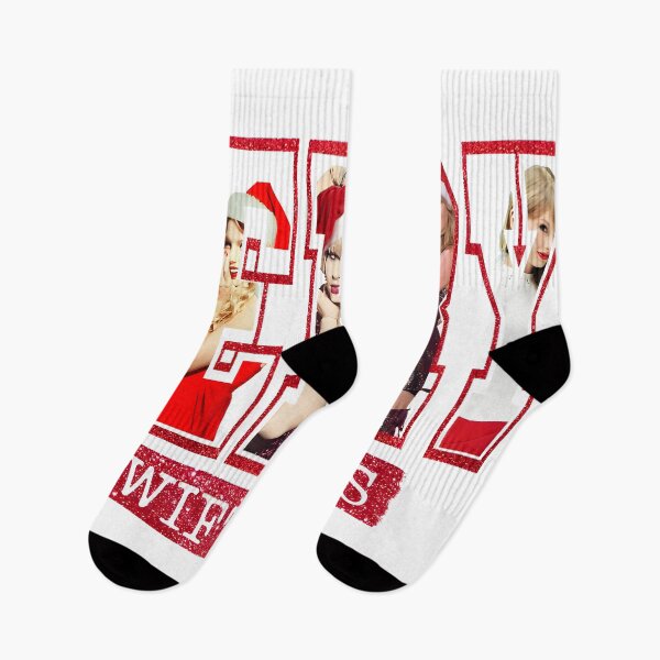Item preview, Feliz Navidad, camiseta navideña de Taylor Swift designed and sold by SuziLope.