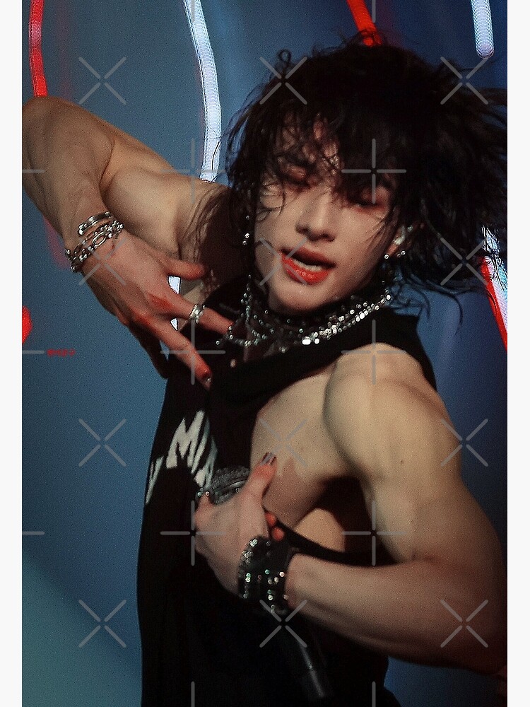 Hyunjin muscles abs Stray Kids world tour (스트레이 키즈