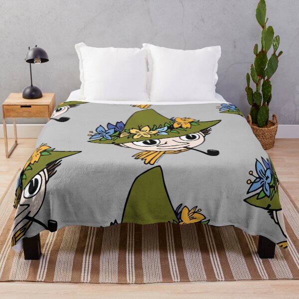 Item preview, Pipa y sombrero de los Moomin con flores designed and sold by MoominStore.