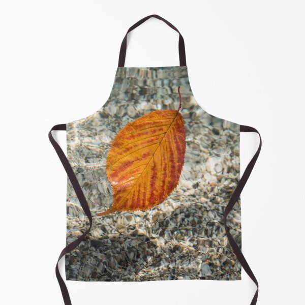 Aperçu de l'œuvre Bijou automnal – Feuille de cerisier flottante en vermillon orange vif créée et vendue par Georgia Mizuleva.