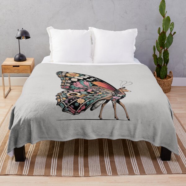 Artikelvorschau, Floraler Hirsch mit Schmetterlingsflügeln - Natur- und Fantasykunst entworfen und verkauft von love3617.