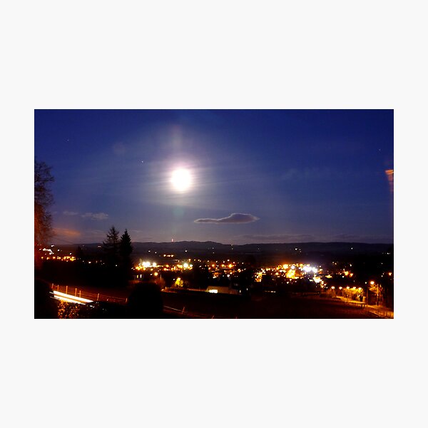 Artikelvorschau, Moon Rise entworfen und verkauft von Braedene.