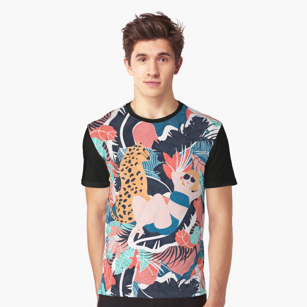 Vista previa del artículo con la obra «Camiseta gráfica», diseñado y vendido por Lidiebug.
