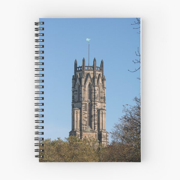 Artikelvorschau, Gotischer Kirchturm im klaren Herbstlicht entworfen und verkauft von rhosbahu.