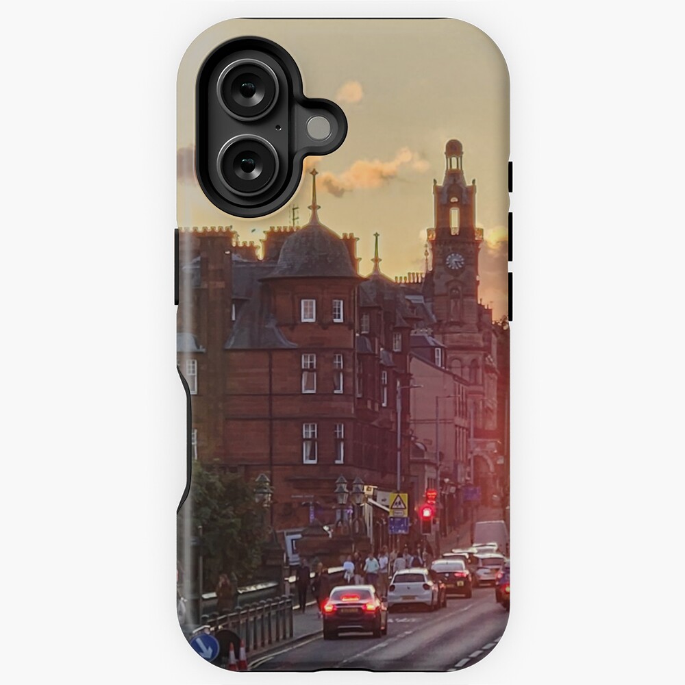 Vista previa del artículo con la obra «Funda resistente MagSafe para iPhone», diseñado y vendido por Jhevva.