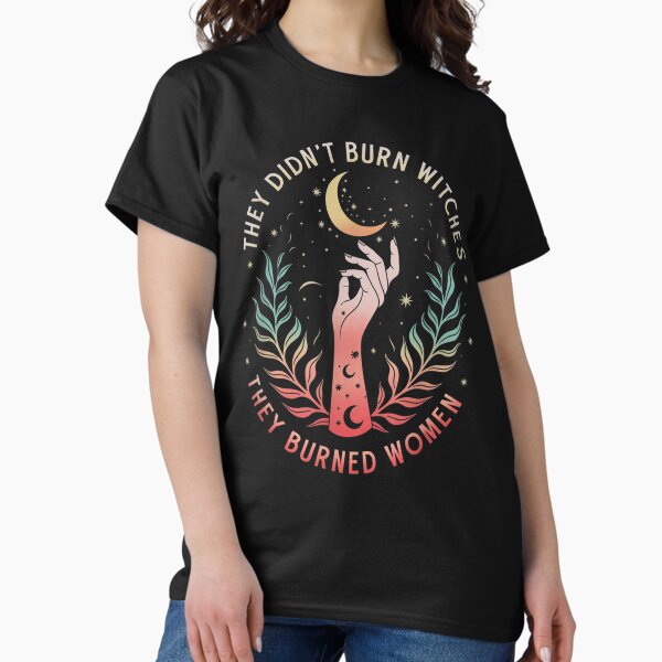 Vista previa del artículo con la obra «No quemaban brujas, quemaban mujeres.», diseñado y vendido por ofqoumde1.