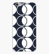 Plain Motif Linking Circles Design iPhone Case
