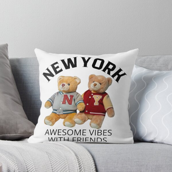 Artikelvorschau, Zwei coole Teddybären in New Yorker Collegejacken | Fun Vibes with Friends Design entworfen und verkauft von Colorful-Garden.