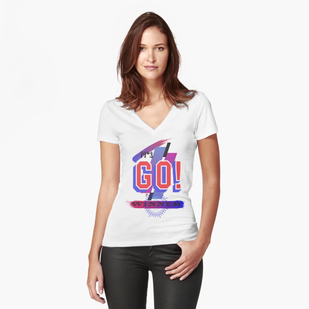 Aperçu de l'œuvre T-shirt moulant col V créée et vendue par Vinidal.