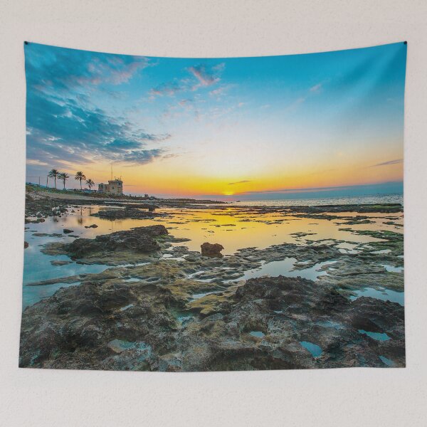Aperçu de l'œuvre Liban Tripoli Al Mina Coucher de soleil sur une côte rocheuse Photography1 créée et vendue par Hurriyyatee.