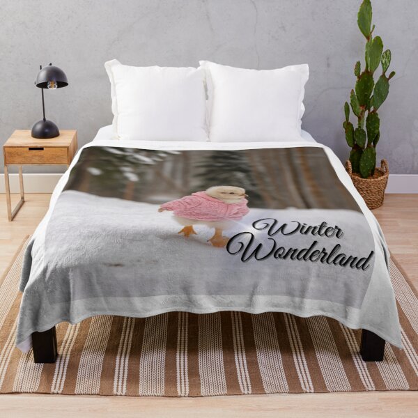 Artikelvorschau, Winter Wunderland T-Shirt entworfen und verkauft von ArtQueen777.