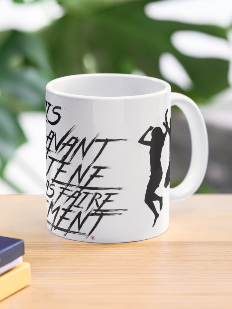 Aperçu 1 sur 6. Mug à café avec l'œuvre Aller de l'avant-1. créée et vendue par Vinidal.