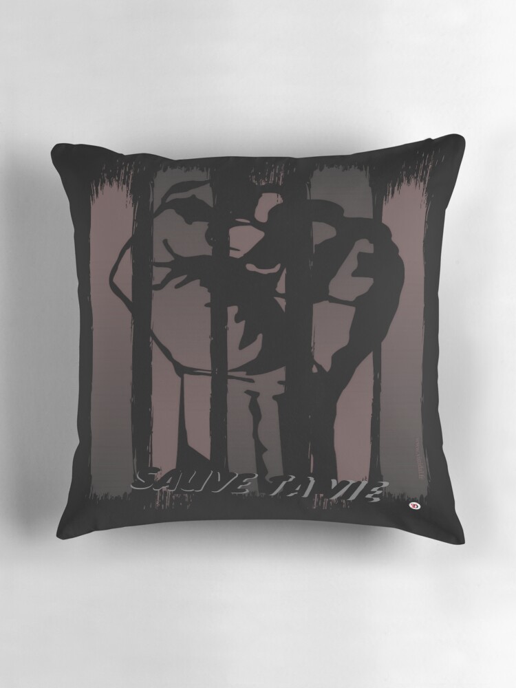 Aperçu 3 sur 4. Coussin avec l'œuvre Sauve ta vie. Modèle N°8 créée et vendue par Vinidal.