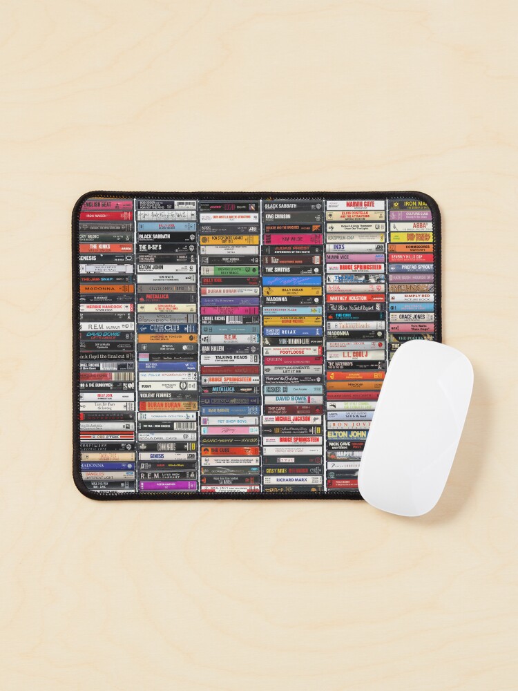 Aperçu 1 sur 5. Tapis de souris avec l'œuvre Les meilleurs albums des années 1980 - Ultimate 80s Print créée et vendue par MustardPrints.