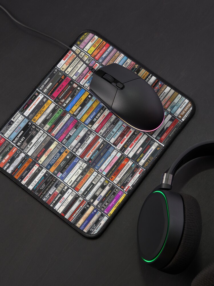 Aperçu 4 sur 5. Tapis de souris avec l'œuvre Les meilleurs albums des années 1980 - Ultimate 80s Print créée et vendue par MustardPrints.