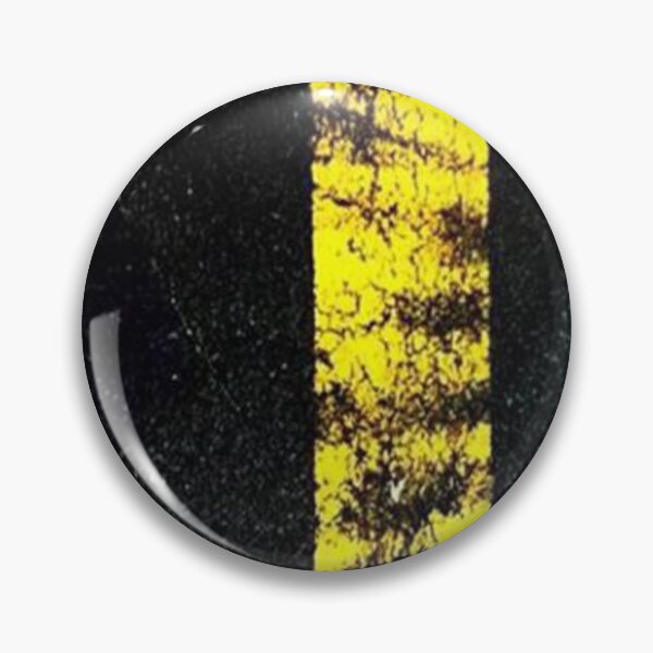 Aperçu de l'œuvre jaune sur noir créée et vendue par SmashedApples.