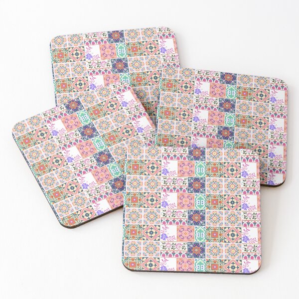 Item preview, Diseño tradicional de juegos de cama de lujo tamaño king y queen, ideal para vivir en casa. designed and sold by DecorFolks.