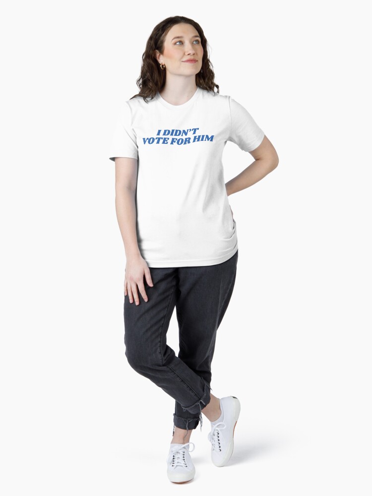 Imagen 4 de 7, Camiseta esencial con la obra Elecciones 2024 anti-Trump No voté por él, diseñada y vendida por yurainahoo.