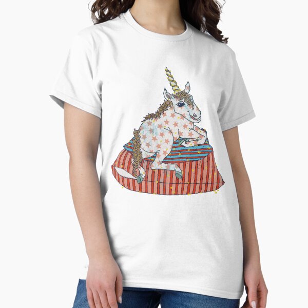 Unicorn chilling on pillow Classic T-Shirt