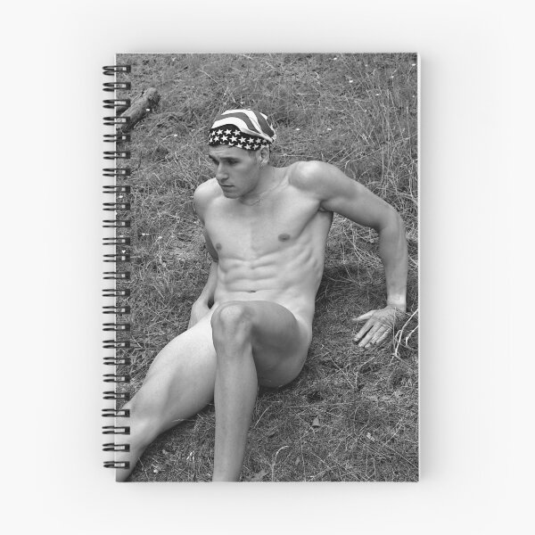 Aperçu de l'œuvre Photographie artistique de nu masculin musclé dans la nature créée et vendue par mARTinCreator.