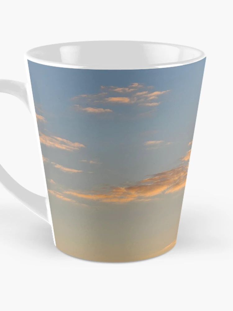 Aperçu 3 sur 4. Mug à café avec l'œuvre Encore créée et vendue par RudyYoder.