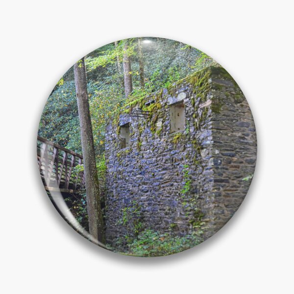 Artikelvorschau, Auf dem Weg nach Catawba Falls, North Carolina entworfen und verkauft von LisaWootenPhoto.