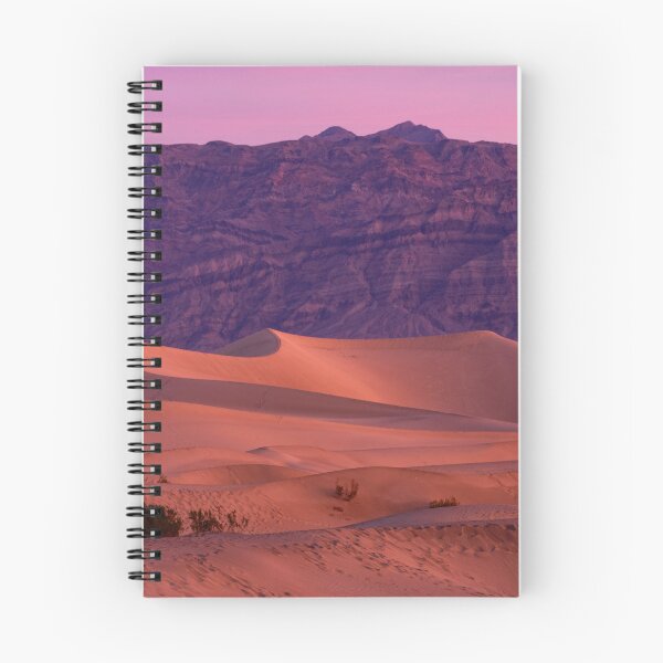 Artikelvorschau, Strahlender Sonnenaufgang auf den Mesquite Dunes entworfen und verkauft von LizGalpinPhotos.