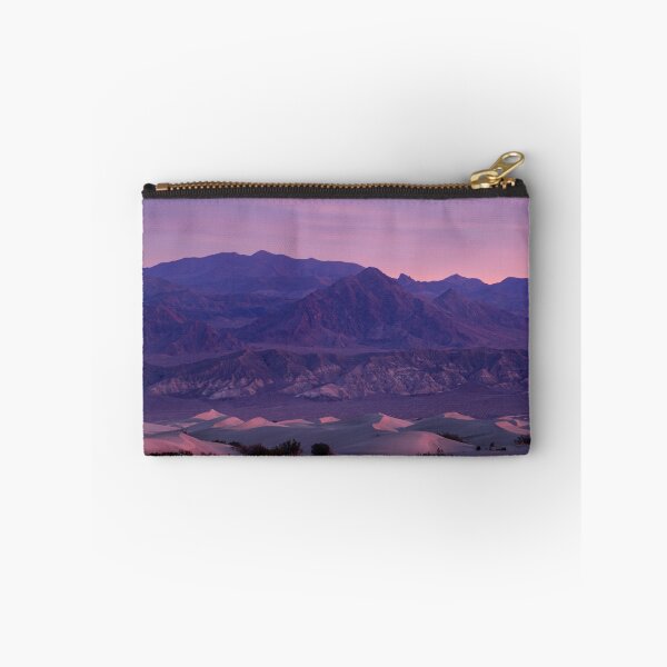 Artikelvorschau, Licht vor der Morgendämmerung auf den Mesquite Dunes entworfen und verkauft von LizGalpinPhotos.