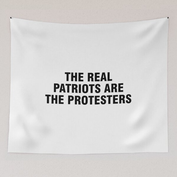 Aperçu de l'œuvre Les vrais patriotes sont les manifestants créée et vendue par allthetees.