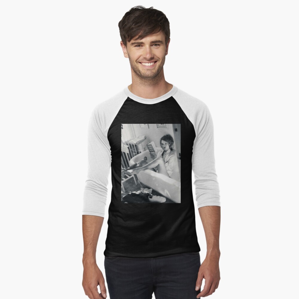 Vista previa del artículo con la obra «Camiseta ¾ estilo béisbol», diseñado y vendido por HoneymoonHotel.