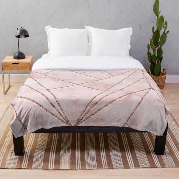 Love and illusion Throw Blanket