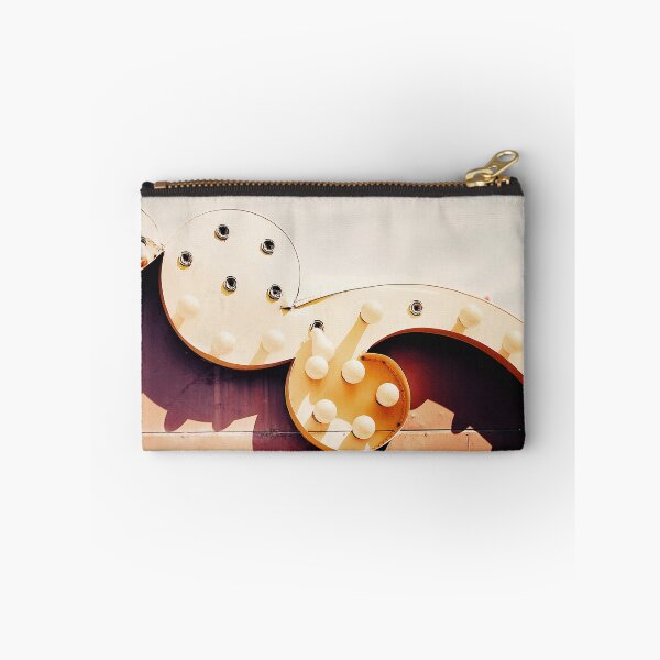 Artikelvorschau, Verzierter Karussell-Detail-Kunstdruck - Skurriler Vintage-Charme entworfen und verkauft von FraireDesign.