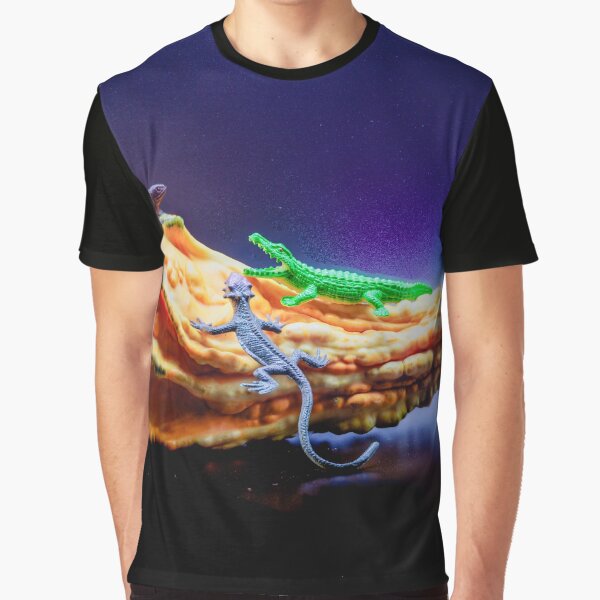 Gourd with Lizards Graphic T-Shirt