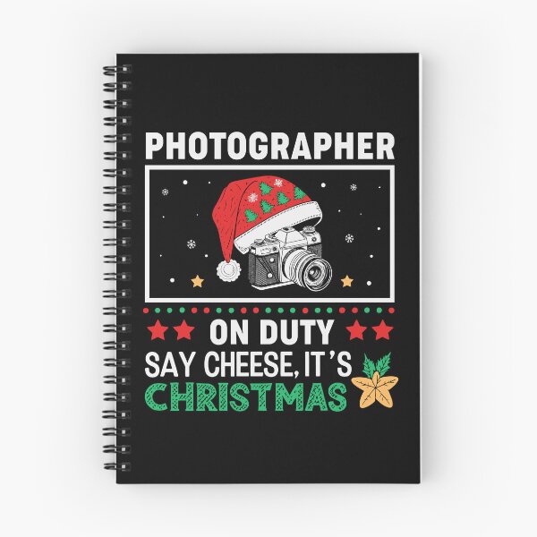 Artikelvorschau, Fotograf Weihnachten - Im Dienst Say Cheese entworfen und verkauft von tmerchtrends.