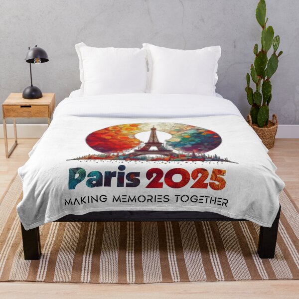 Aperçu de l'œuvre Eiffel Tower Paris 2025 the sign of Love France Parisian Travel Holiday France Souvenir for girls créée et vendue par Creat-Des.
